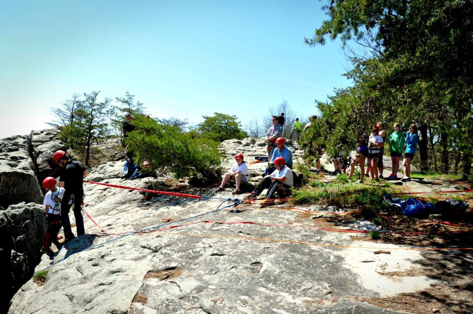 Lookout Mountain, rock climbers at the boulders of Cherokee Rock Village.